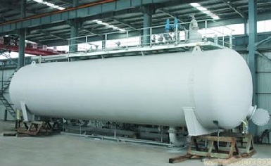 Pressure vessel made from ASTM A387 Cr-Mo alloy steel plates.