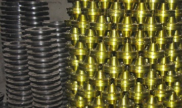 ASME B16.5 flanges in stock: slip on(SO), weld neck(WN), with black or yellow painting.