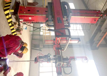 Automatic weld overlay equipment